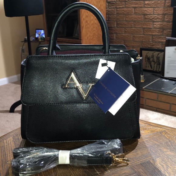 👜ADRIENNE VITTADINI👜TRAPUNTO LATCH SATCHEL👜 - Picture 5 of 8